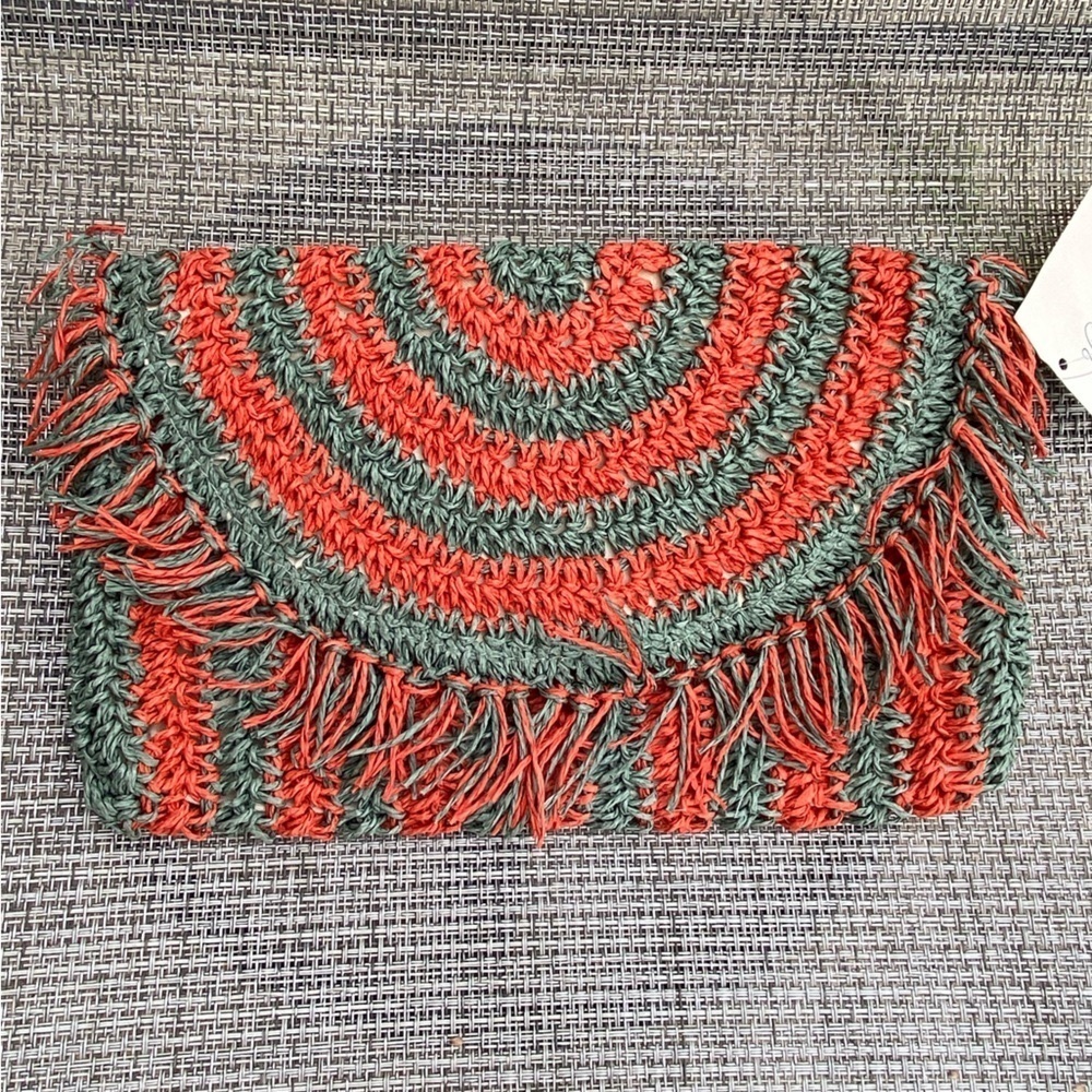 Universal Thread purse